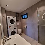 شقة Comfortable Sleeps 3 Near Center
