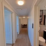 Comfortable Sleeps 3 Near Center *
