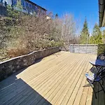 Comfortable Sleeps 3 Near Center