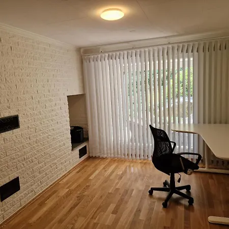 Comfortable Sleeps 3 Near Center * 크리스티안산