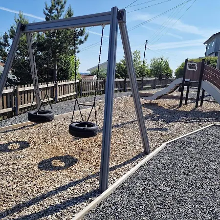 Comfortable Sleeps 3 Near Center 아파트 크리스티안산