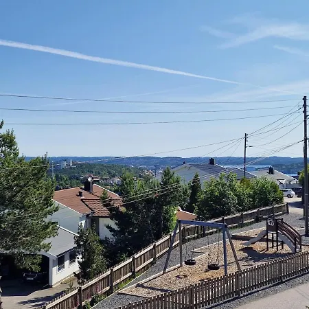 Comfortable Sleeps 3 Near Center * 크리스티안산