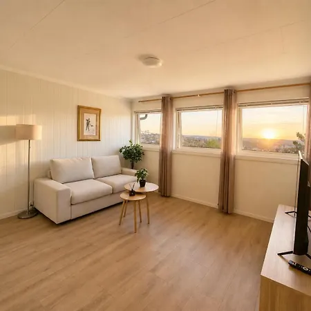 Comfortable Sleeps 6 B Near Center Kristiansand