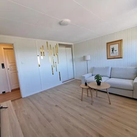 شقة Comfortable Sleeps 6 B Near Center *