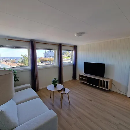 Comfortable Sleeps 6 B Near Center Appartement